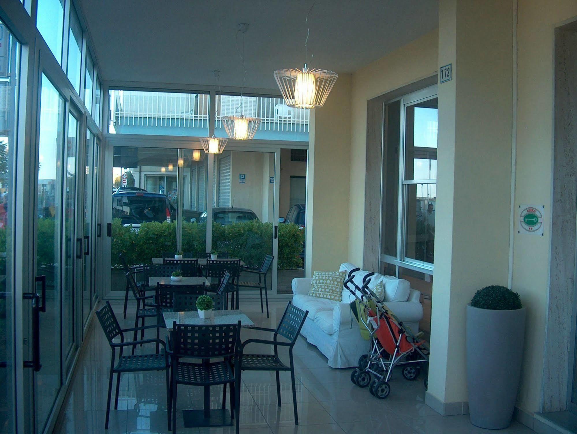 Hotel Trevi Bellaria-Igea Marina Eksteriør billede